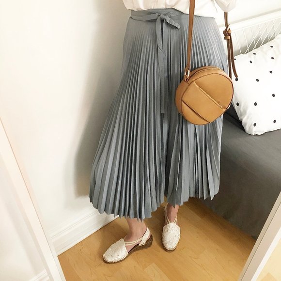 100% Silk Authentic Vintage Pleated Midi Tie Skirt - Picture 2 of 7